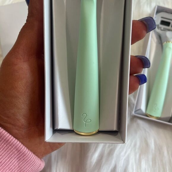 2-Pack Flamingo Mint & Gold 5-Blade Razors - Picture 4 of 6